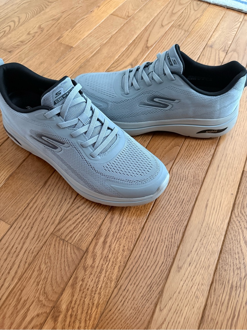 Skechers Men's “Percy” ArchFit Light Gray Mesh Lace-Up Sneakers
